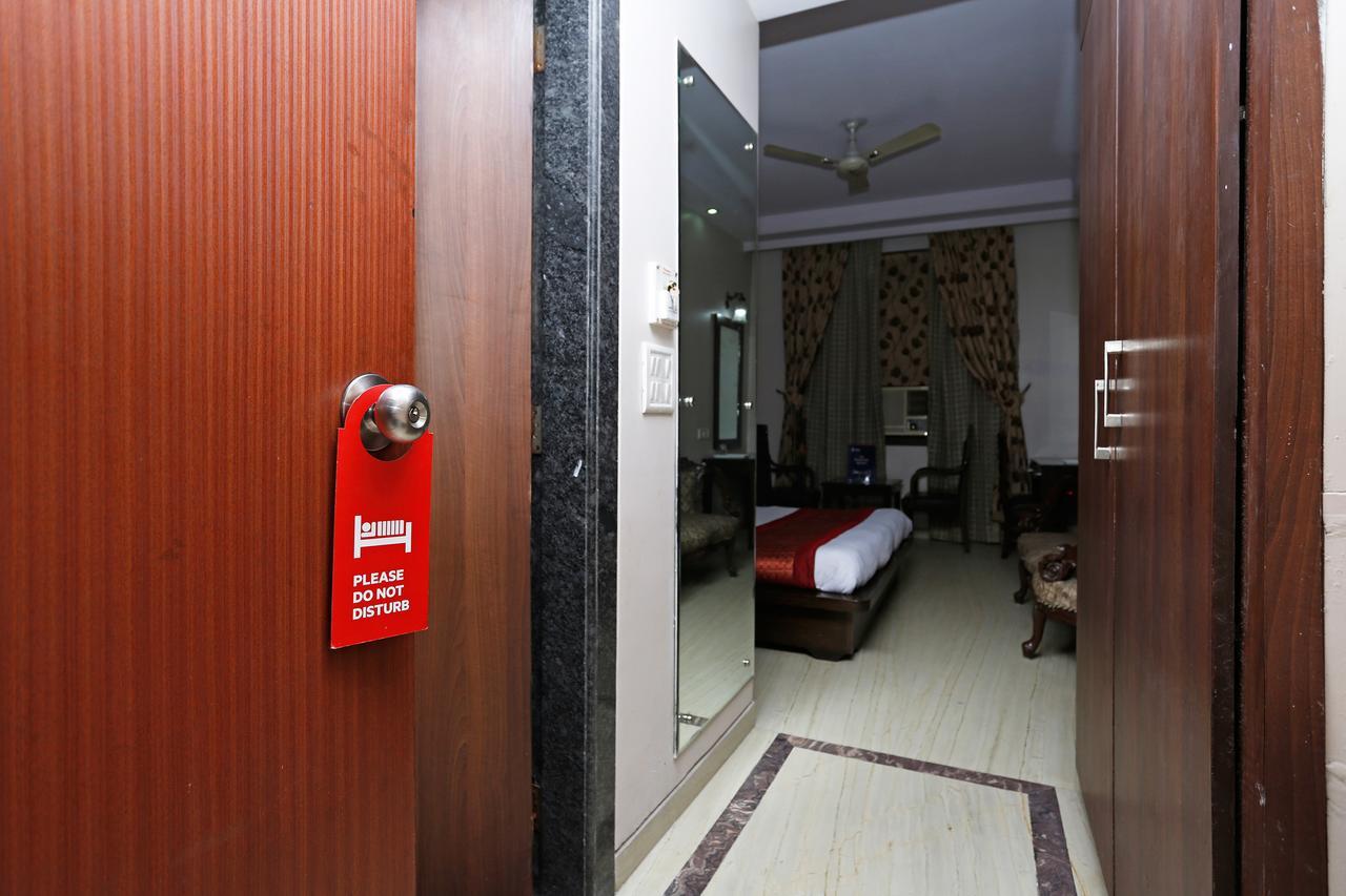 Oyo 5401 Hotel Mid Town นิวเดลี ภายนอก รูปภาพ
