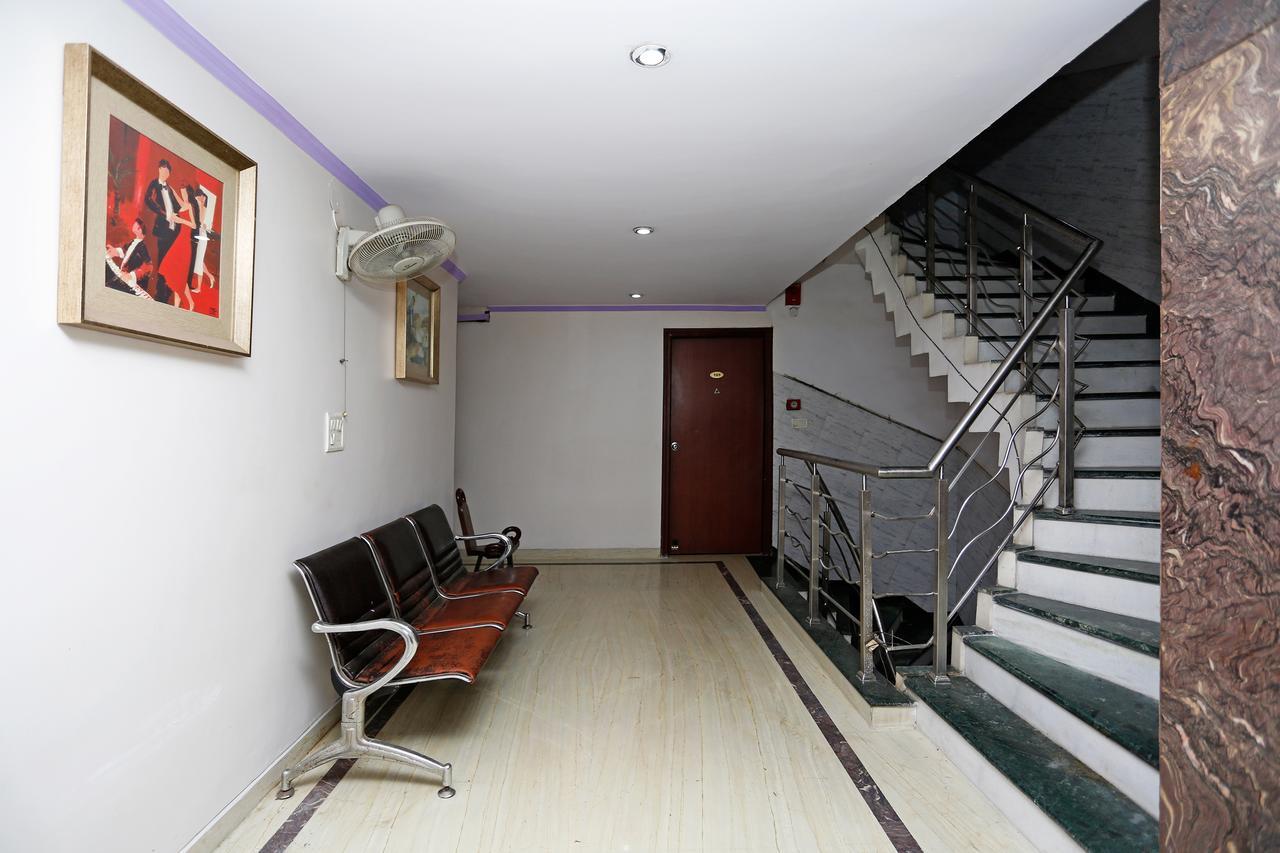 Oyo 5401 Hotel Mid Town นิวเดลี ภายนอก รูปภาพ